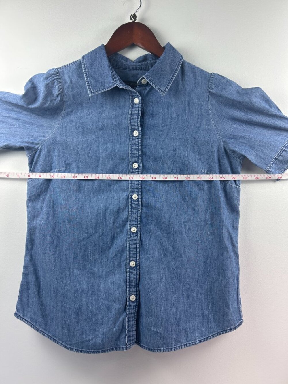 Talbots Chambray Button Down Shirt Size M Blue Denim Long Sleeve - Picture 3 of 6